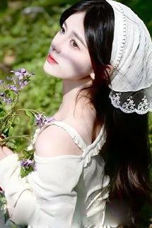 Bìa truyện Em Còn Muốn Gì Nữa?